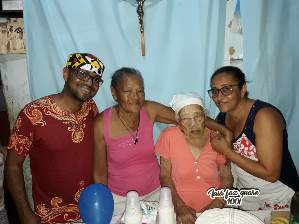 "Simplesmente iaiá Maçú" (Uma homenagem aos quase 100 anos de minha avó)
