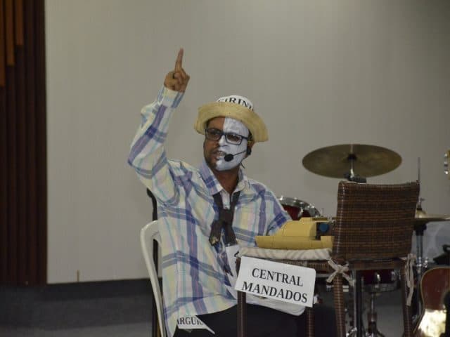 Artista gongogiense Jorge Axé estreou performance teatral no auditório do TJ Bahia, em Salvador.