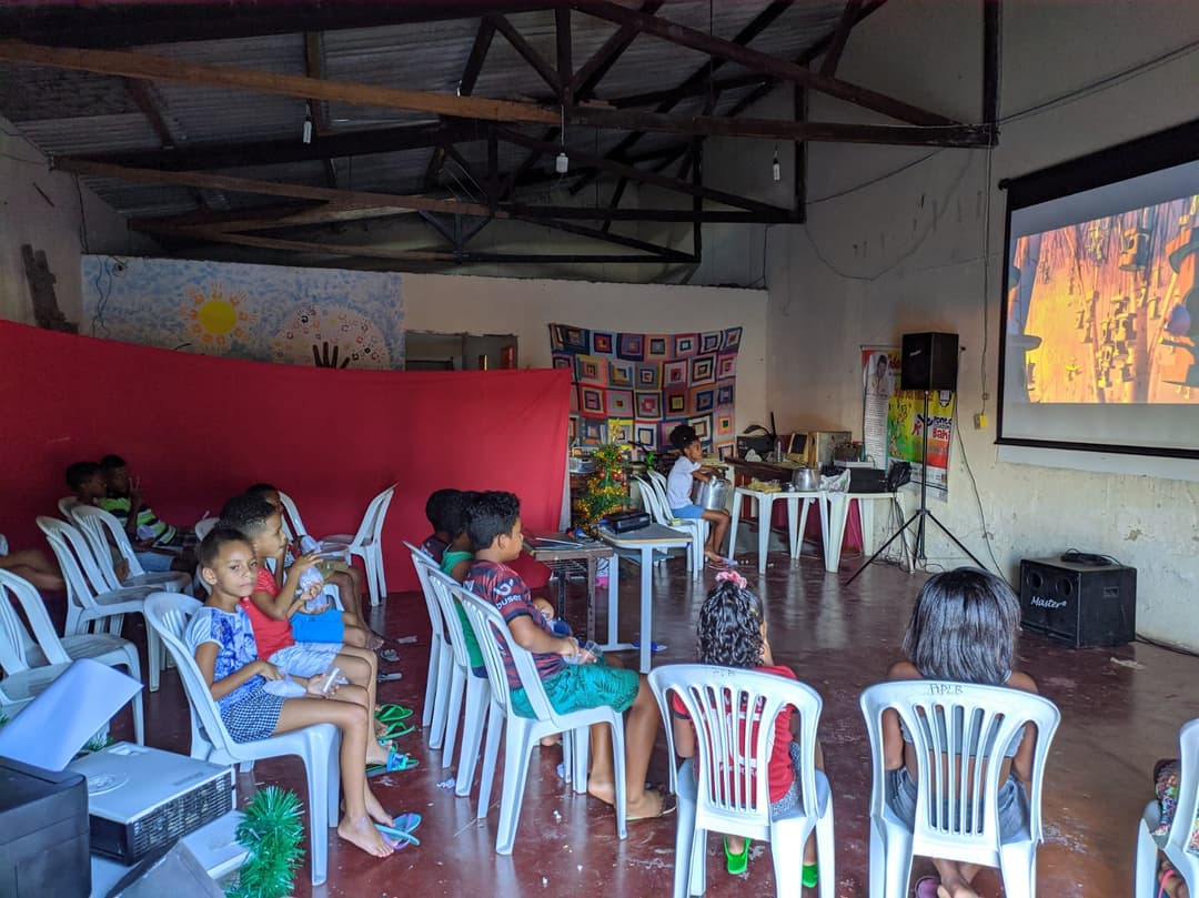 GONGOGI: A magia do natal no sorriso das crianças irradia alegria no Ponto de Cultura ACAPEB
